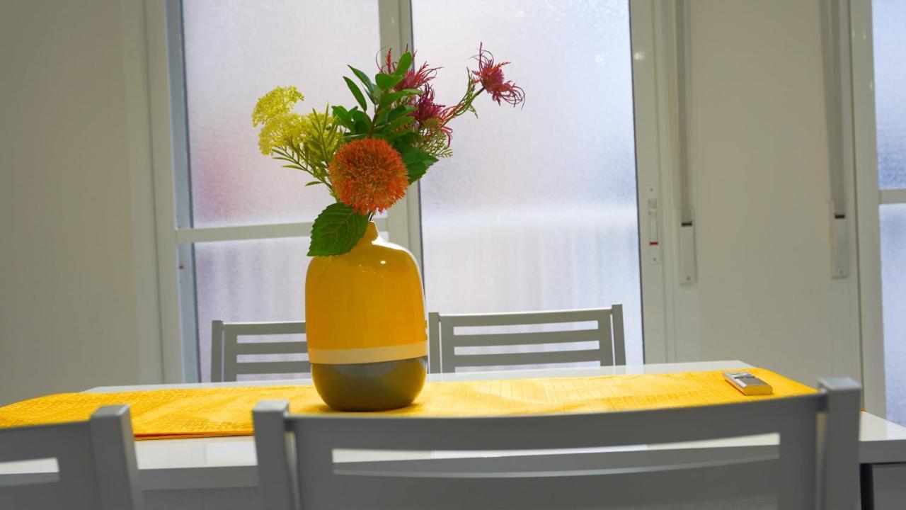 Stylish & Spacious Family Apartment Near Beach & Vibrant Historic Market Alicante Zewnętrze zdjęcie