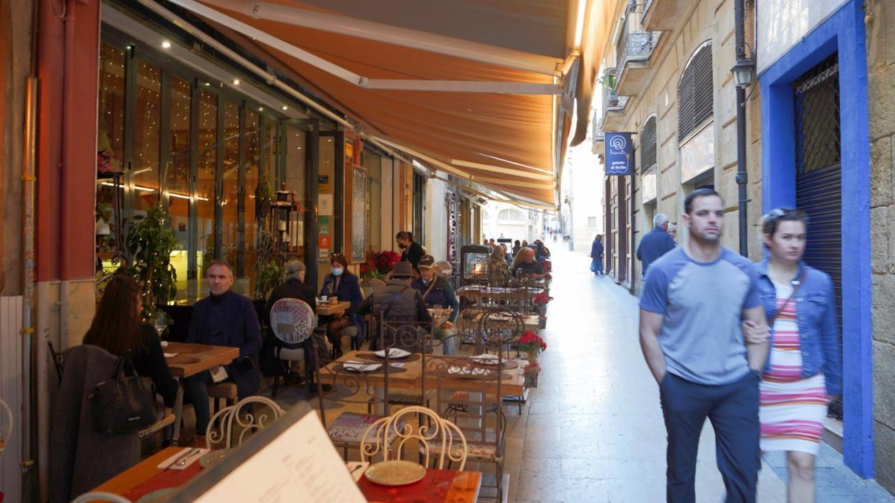 Stylish & Spacious Family Apartment Near Beach & Vibrant Historic Market Alicante Zewnętrze zdjęcie