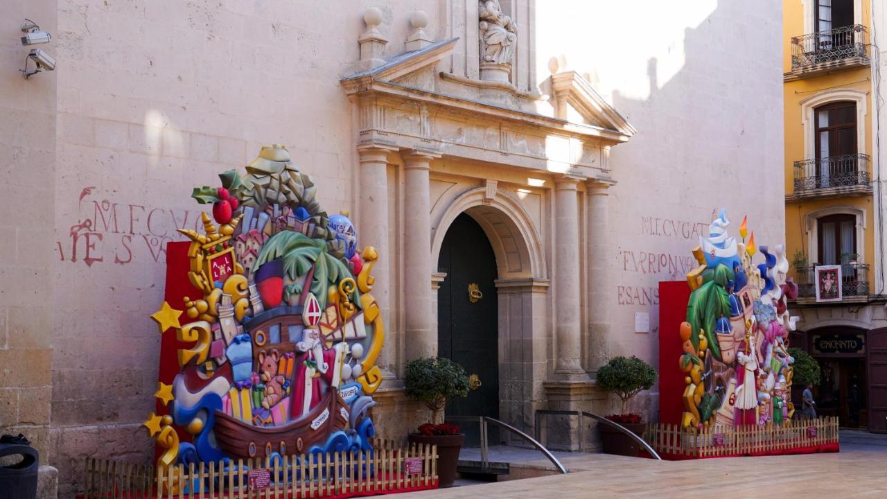 Stylish & Spacious Family Apartment Near Beach & Vibrant Historic Market Alicante Zewnętrze zdjęcie