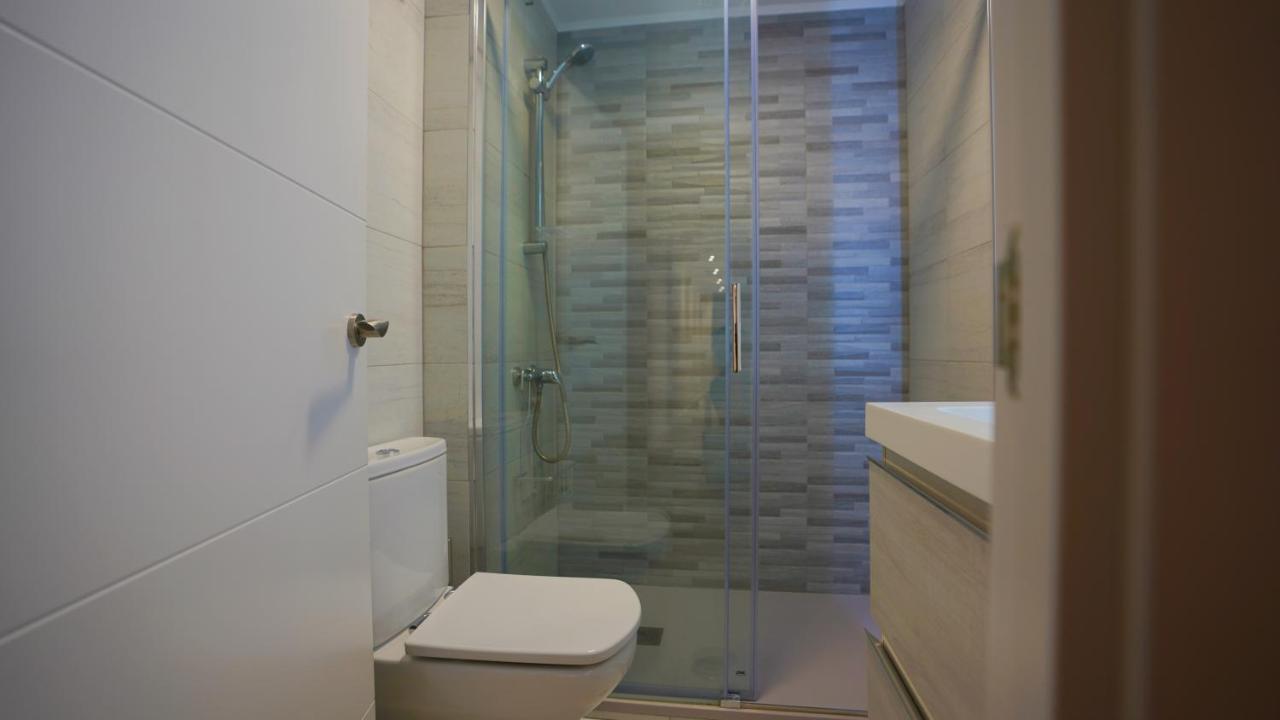 Stylish & Spacious Family Apartment Near Beach & Vibrant Historic Market Alicante Zewnętrze zdjęcie