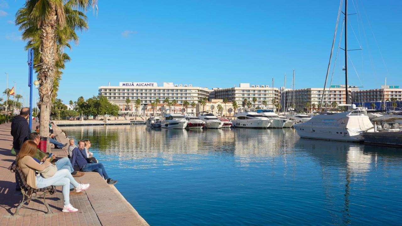 Stylish & Spacious Family Apartment Near Beach & Vibrant Historic Market Alicante Zewnętrze zdjęcie