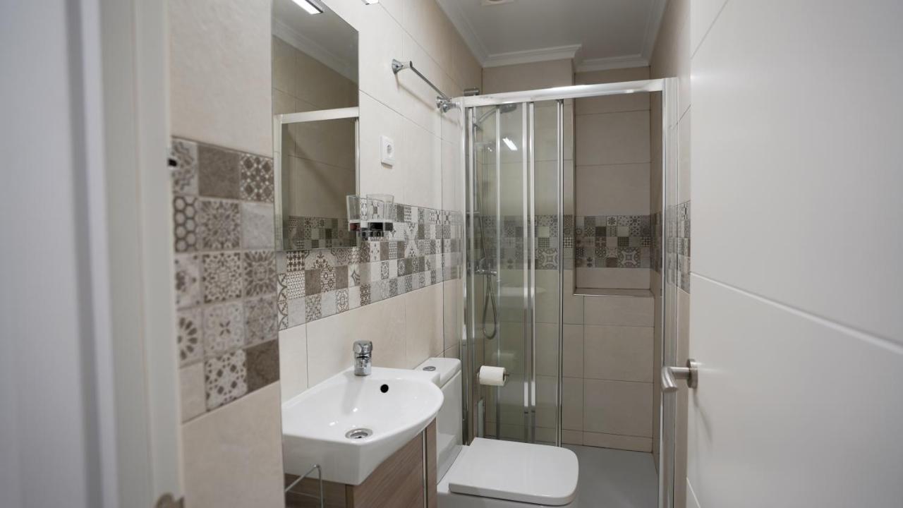 Stylish & Spacious Family Apartment Near Beach & Vibrant Historic Market Alicante Zewnętrze zdjęcie