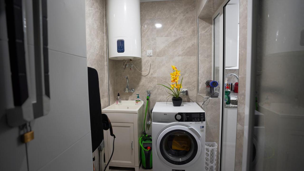 Stylish & Spacious Family Apartment Near Beach & Vibrant Historic Market Alicante Zewnętrze zdjęcie