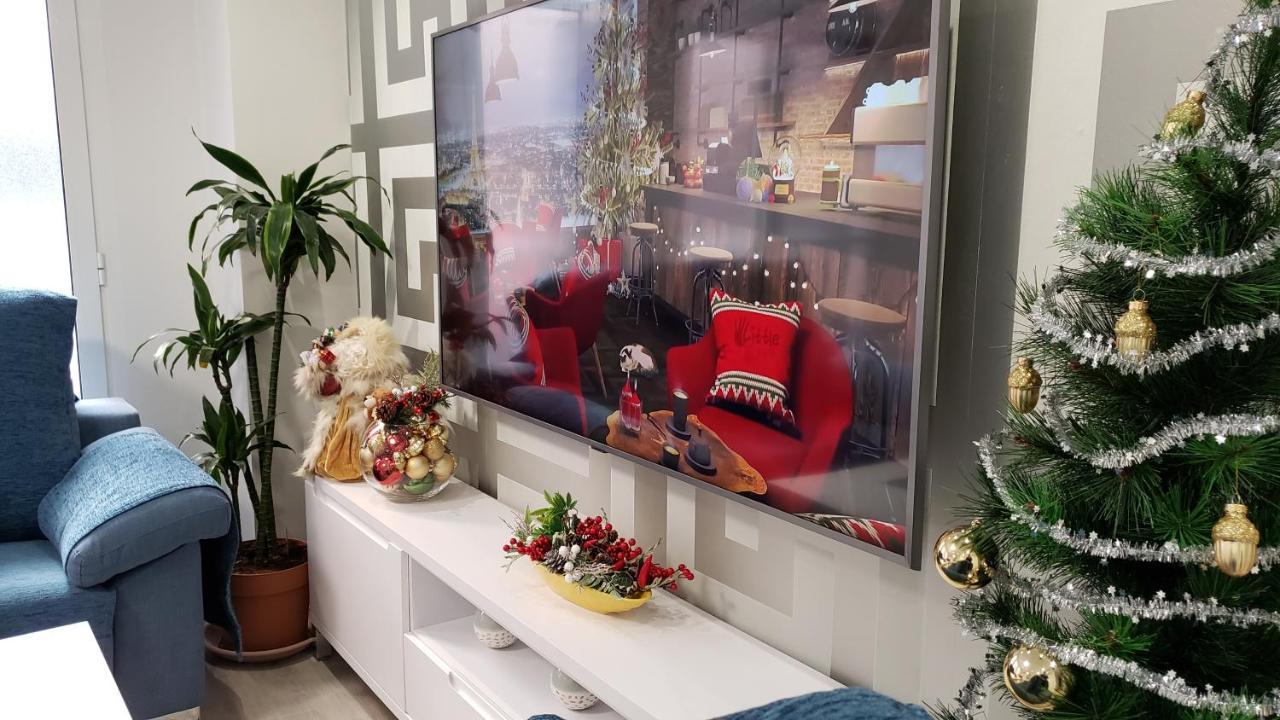 Stylish & Spacious Family Apartment Near Beach & Vibrant Historic Market Alicante Zewnętrze zdjęcie