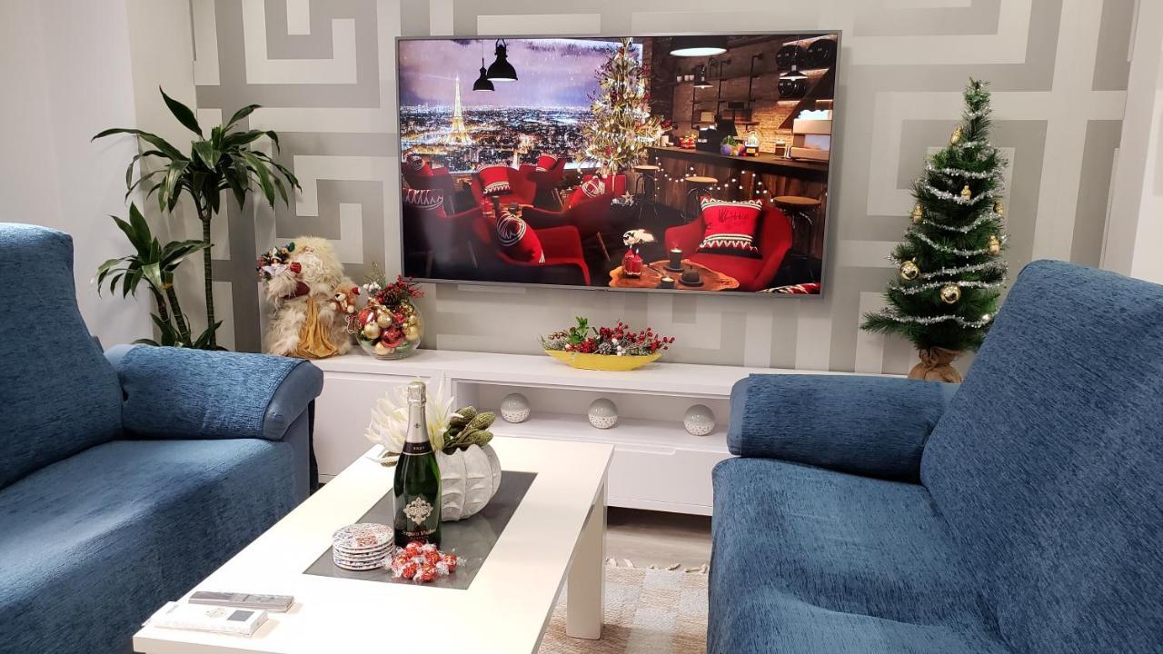 Stylish & Spacious Family Apartment Near Beach & Vibrant Historic Market Alicante Zewnętrze zdjęcie