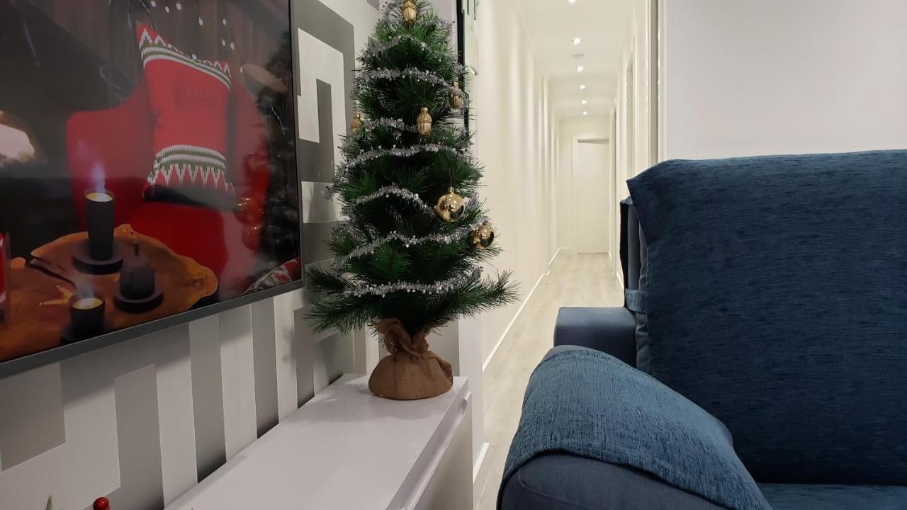 Stylish & Spacious Family Apartment Near Beach & Vibrant Historic Market Alicante Zewnętrze zdjęcie
